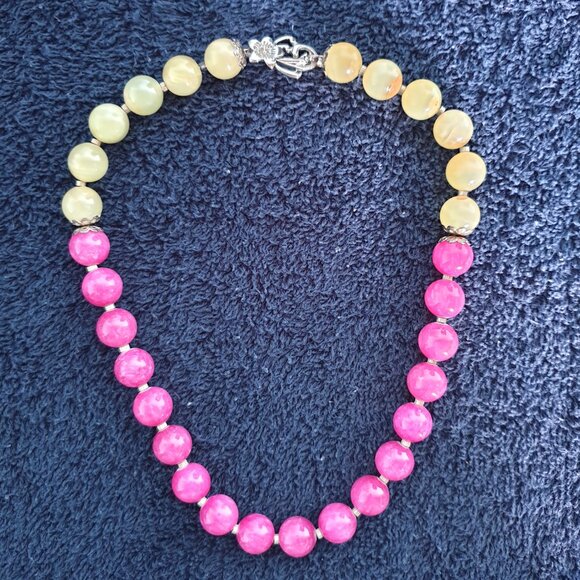 🌸 Elegant Natural Pale Nephrite Jade & Dyed Pink Agate Beaded Necklace 🌸 - Picture 11 of 13